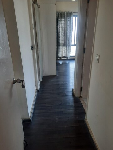 Room in 3.5 BHK Apartment at Imperial Heights Phase 2, Goregaon West – for Sale