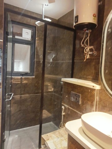 Furnished Amenities in 3 BHK Builder Floor at Pyramid Square 67A, Sector 67 – for Sale