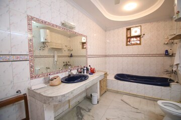 Master Bedroom in 4 BHK Builder Floor at Bptp Park 81, Sector 81 – for Sale