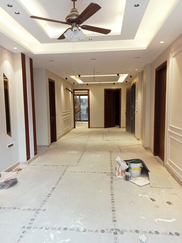 Building Lobby in 3 BHK Builder Floor at CS Roseate 63, Sector 63a – for Sale