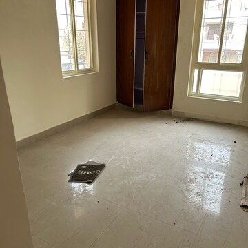 2 BHK Apartment For Sale in RWA Jalvayu Vihar, Sector 25