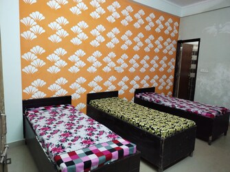 Pg For Boys & Girls in Sector 62 Noida  7458392