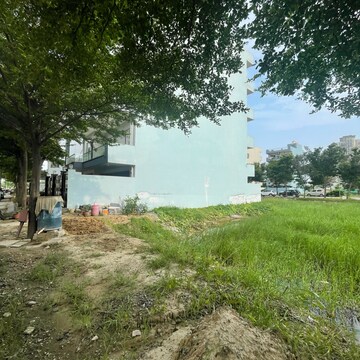 Plot Area in  Plot at BPTP Amstoria, Sector 102 – for Sale
