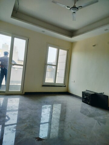 Room in 3 BHK Builder Floor at Saket – for Sale