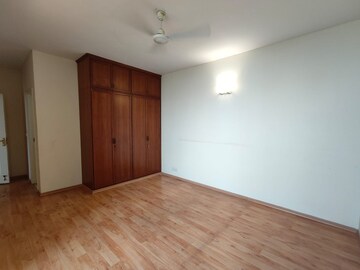 Room in 3 BHK Apartment at Conscient Heritage One, Sector 62 – for Sale