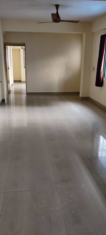 Room in 2 BHK Apartment at Vastuanand Apartment, Narhe – for Sale