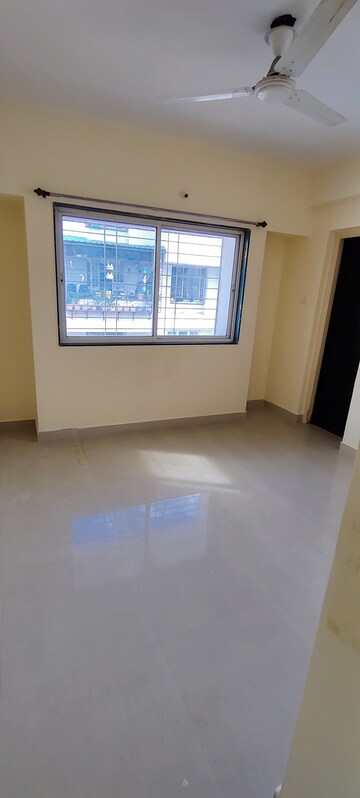 Room in 2 BHK Apartment at Vastuanand Apartment, Narhe – for Sale