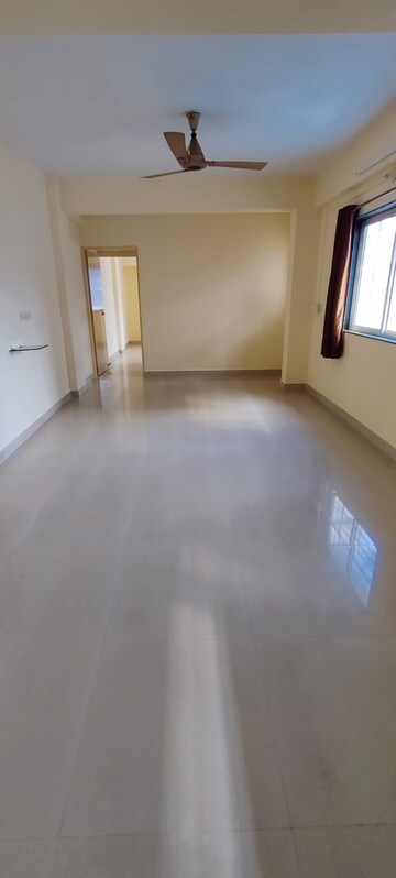 Room in 2 BHK Apartment at Vastuanand Apartment, Narhe – for Sale