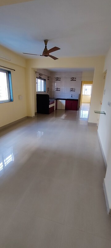 Room in 2 BHK Apartment at Vastuanand Apartment, Narhe – for Sale