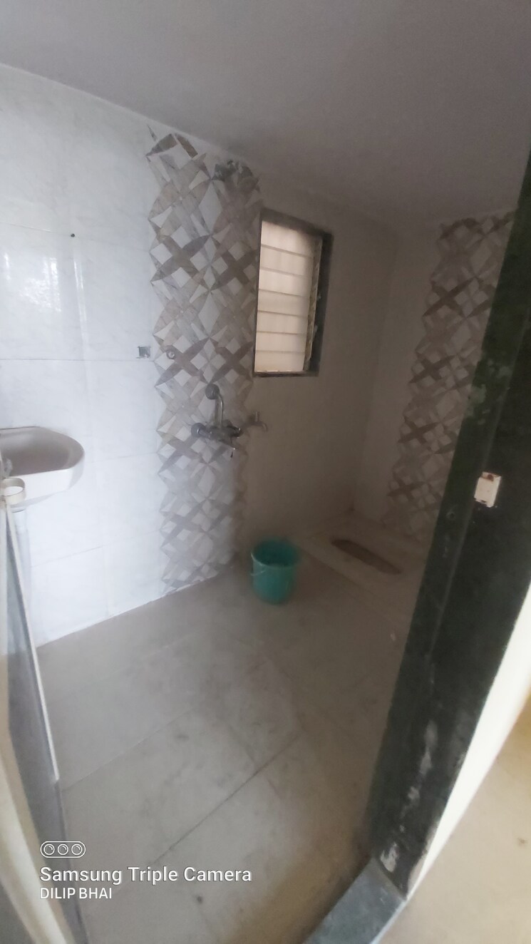 Bathroom, ganesh-apartment-titwala 2 Bedroom 950 Sq.Ft. Apartment In Titwala Thane 7460165