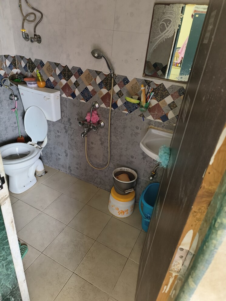 Bathroom, seven-tides-fortune-gardens 2 Bedroom 1250 Sq.Ft. Apartment In Byculla East Mumbai 7460333