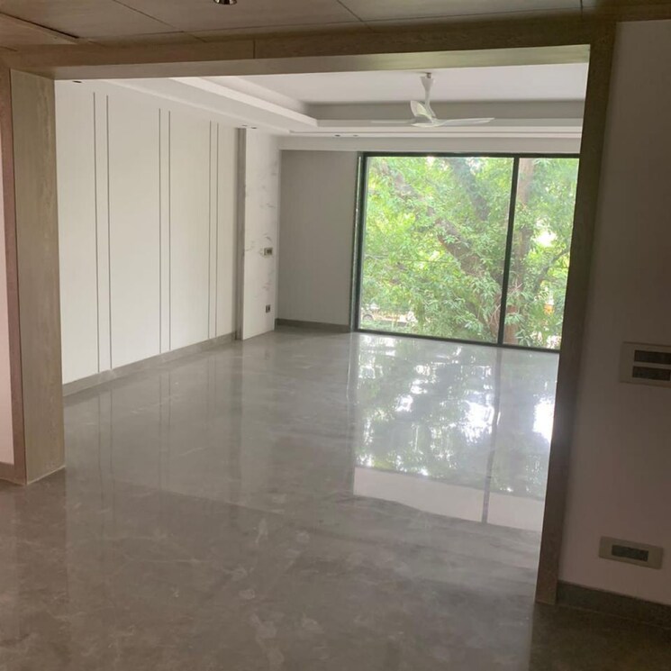 Room, shanti niketan 5 Bedroom 9000 Sq.Ft. Builder Floor In Shanti Niketan Delhi 7460351