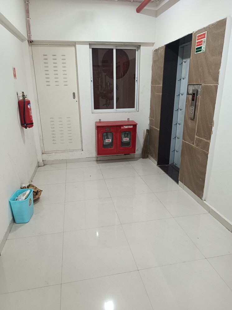 Bathroom, romell-orbis 1 Bedroom 550 Sq.Ft. Apartment In Andheri East Mumbai 7460411