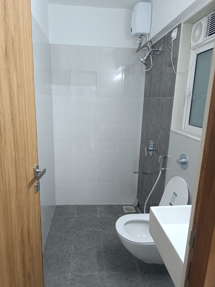 Bathroom, romell-orbis 1 Bedroom 550 Sq.Ft. Apartment In Andheri East Mumbai 7460411