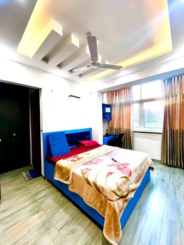 Bedroom in 3.5 BHK Builder Floor at Unitech South City 1, Sector 41 – for Sale