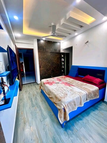 Bedroom in 3.5 BHK Builder Floor at Unitech South City 1, Sector 41 – for Sale