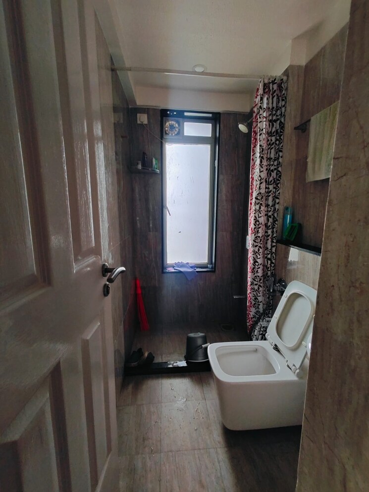 Bathroom, divine-aspen-garden 3 Bedroom 928 Sq.Ft. Apartment In Goregaon East Mumbai 7460470