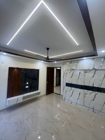 Furnished Amenities in 3 BHK Builder Floor at Gms Road – for Sale
