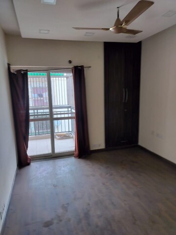 Room in 3 BHK Apartment at BPTP Parkland Pride, Sector 77 – for Sale