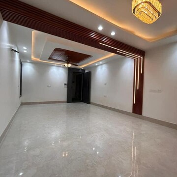 Room in 4 BHK Builder Floor at Chattarpur – for Sale