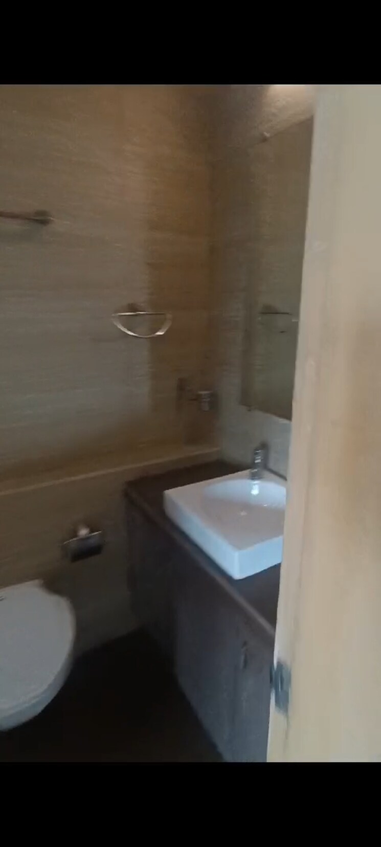 Bathroom, dosti-flamingos 3 Bedroom 1050 Sq.Ft. Apartment In Parel Mumbai 7461539