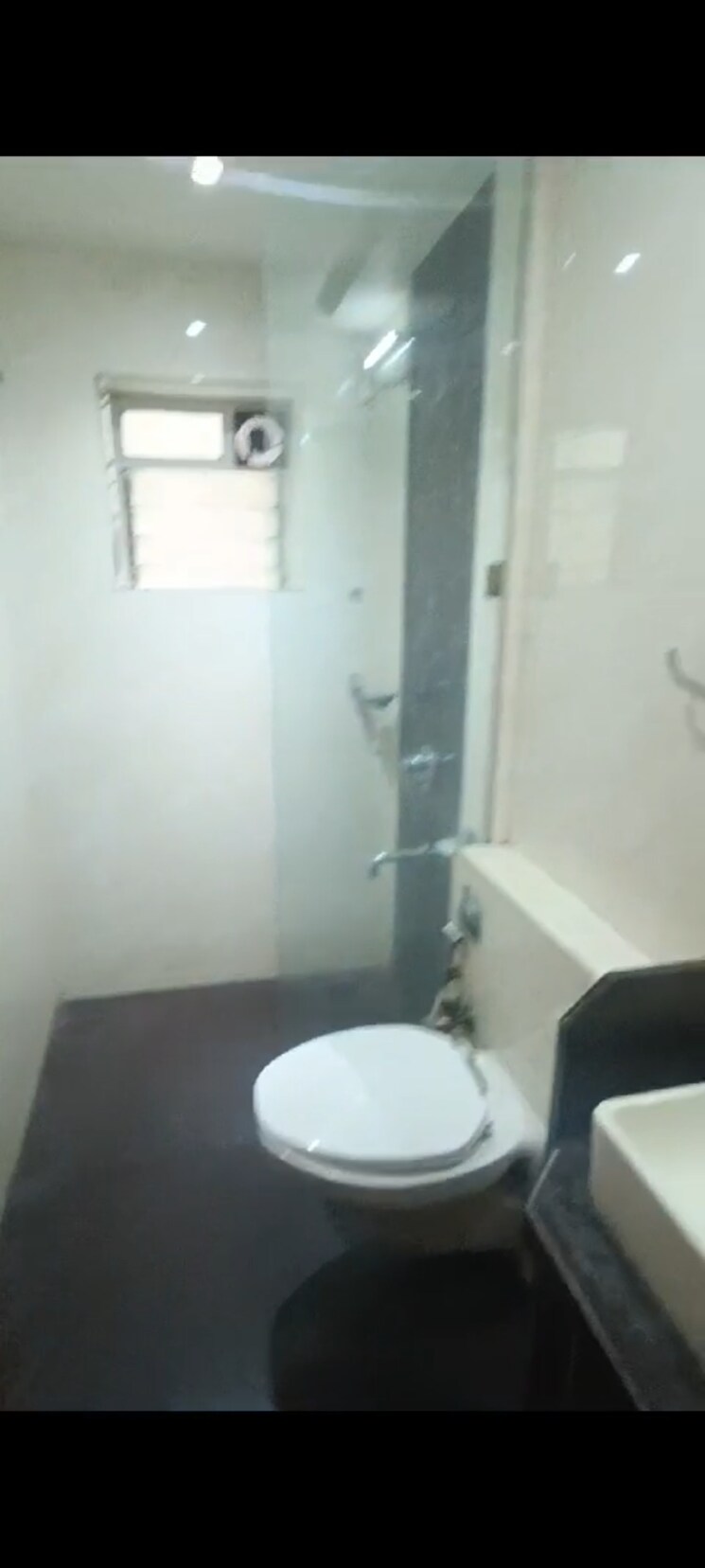 Bathroom, dosti-flamingos 3 Bedroom 1050 Sq.Ft. Apartment In Parel Mumbai 7461539