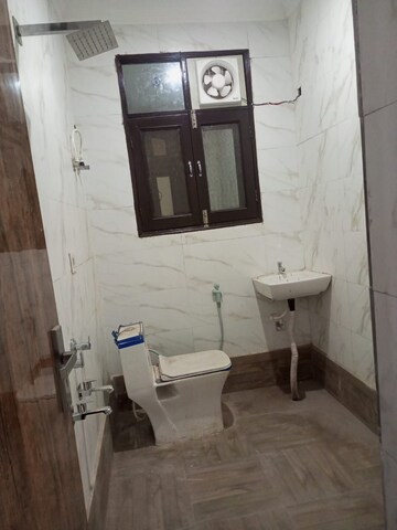 Bathroom in 1 BHK Builder Floor at Sector 73 – for Sale