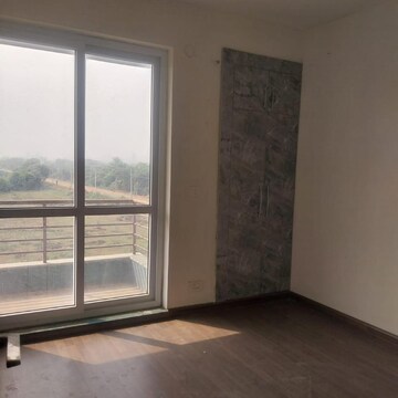 Room in 3 BHK Apartment at BPTP Parkland Pride Phase 2, Sector 77 – for Sale
