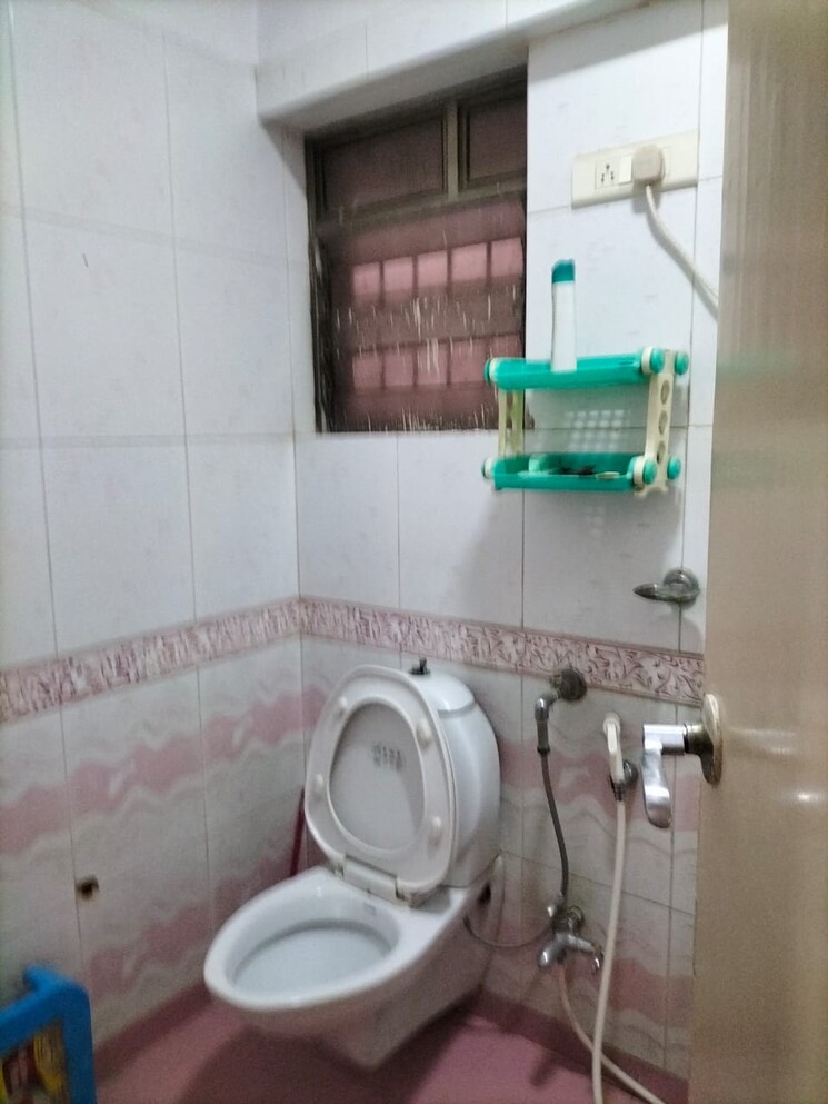 Bathroom, unity-wadala-chs 2 Bedroom 627 Sq.Ft. Apartment In Antop Hill Mumbai 7462825