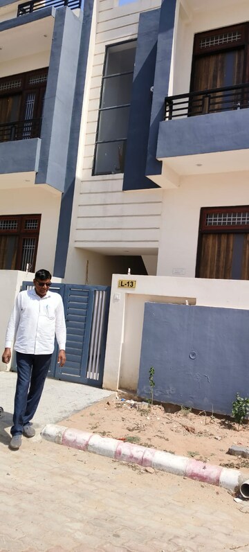 Master Bedroom in 2 BHK Villa at Riyasat The Ring Residency, Sitarampura – for Sale