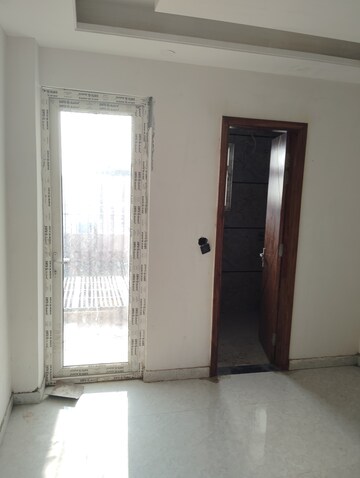 Room in 3 BHK Builder Floor at Sector 9 – for Sale