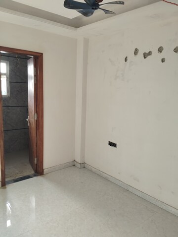 Room in 3 BHK Builder Floor at Sector 9 – for Sale