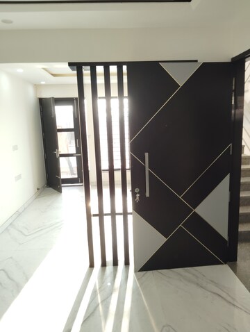 3 BHK Builder Floor For Sale in Sector 9
