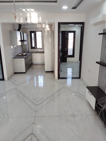 Room in 3 BHK Builder Floor at Sector 9 – for Sale