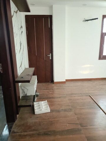 Room in 4 BHK Builder Floor at Sector 13 – for Sale