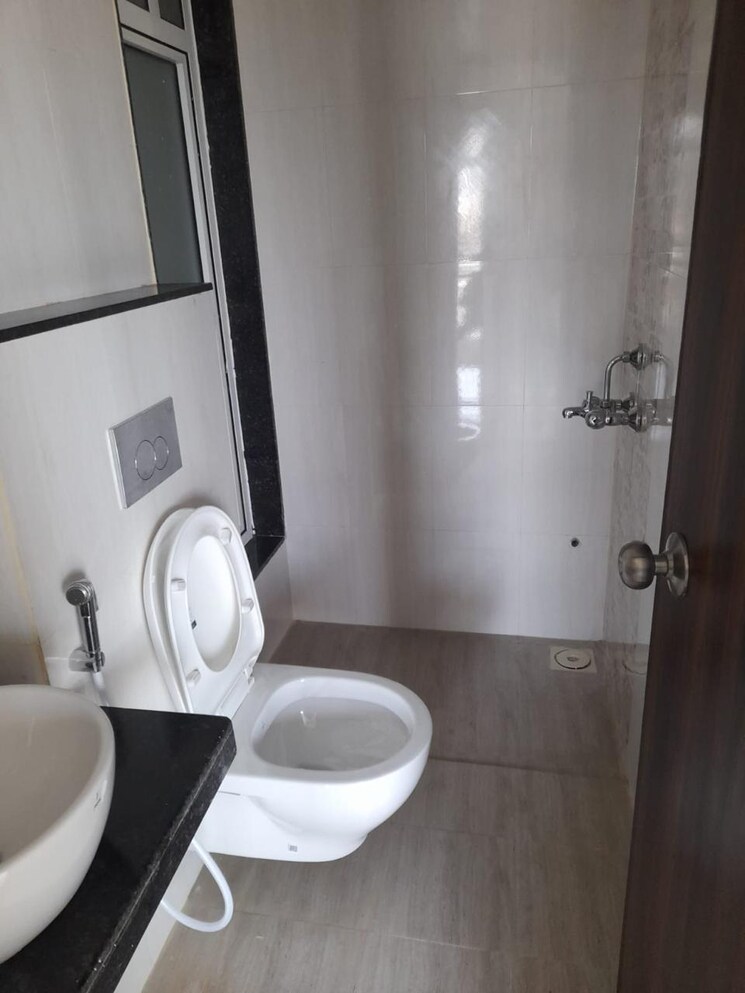 Bathroom, hari-pearl-hans-residency 2 Bedroom 672 Sq.Ft. Apartment In Kurla Mumbai 7463789