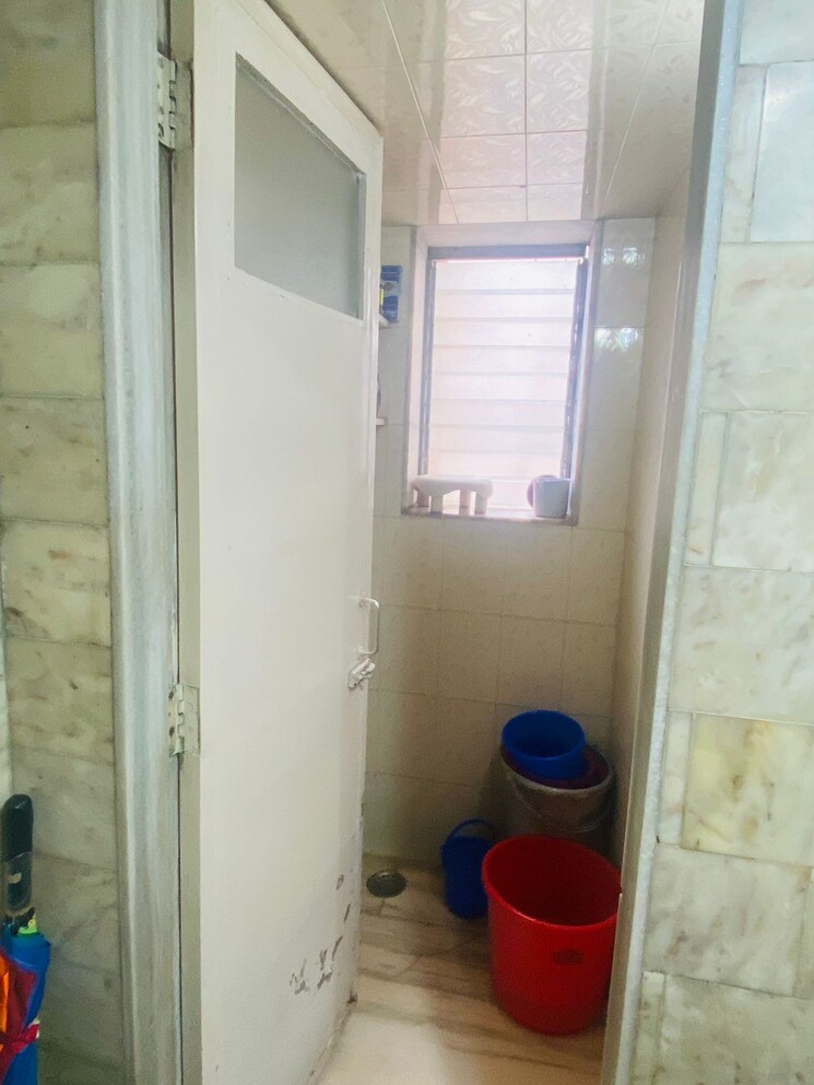 Bathroom, patel-park-society 2 Bedroom 725 Sq.Ft. Apartment In Santacruz East Mumbai 7463820