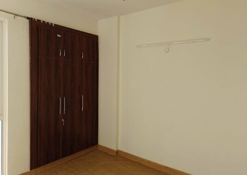 Room in 2 BHK Apartment at Jaypee Greens Aman, Sector 151 – for Sale