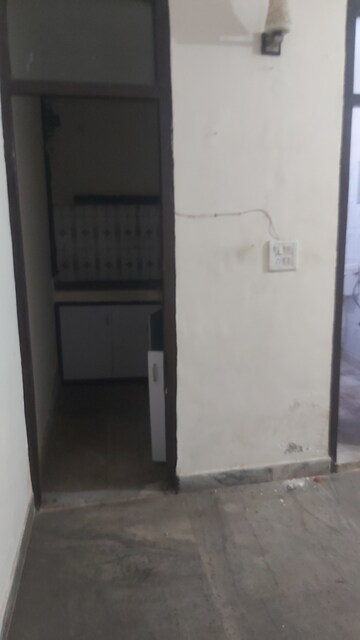 Furnished Amenities in 2.5 BHK Builder Floor at Patparganj – for Sale
