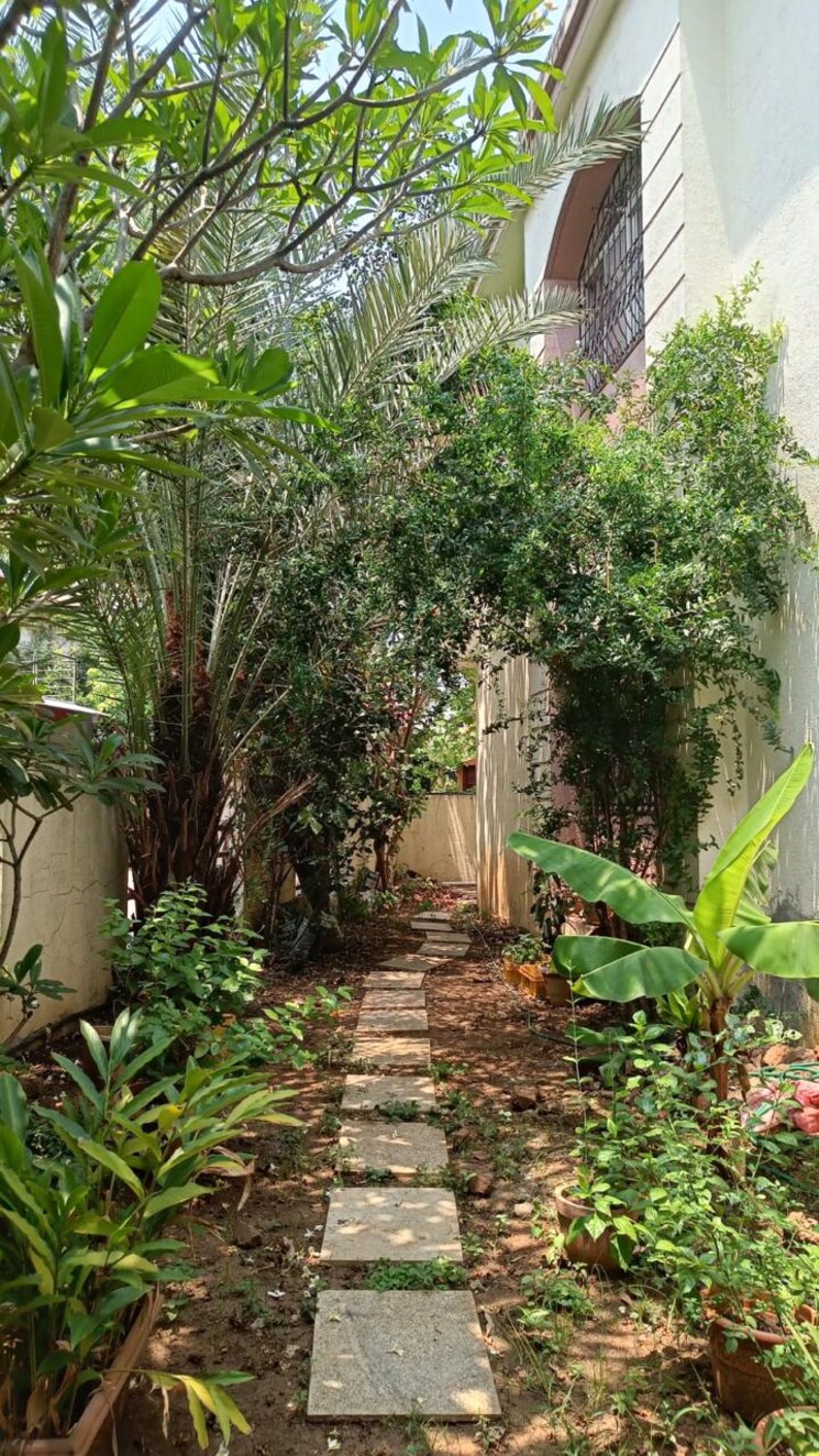 Garden, ruby-emerald-diamond-park-chs 4 Bedroom 2200 Sq.Ft. Villa In Wakad Pune 7464382