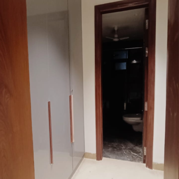 Room in 3 BHK Apartment at Sector 69 – for Sale