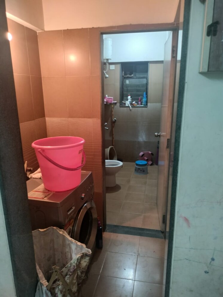 Bathroom, madhuvan-chs-andheri 3 Bedroom 1000 Sq.Ft. Apartment In Andheri West Mumbai 7465131
