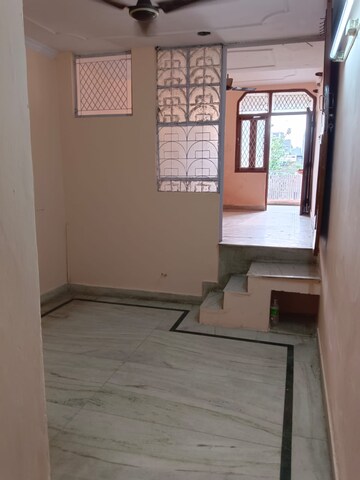 Room in 1 BHK Builder Floor at Lajpat Nagar – for Rent