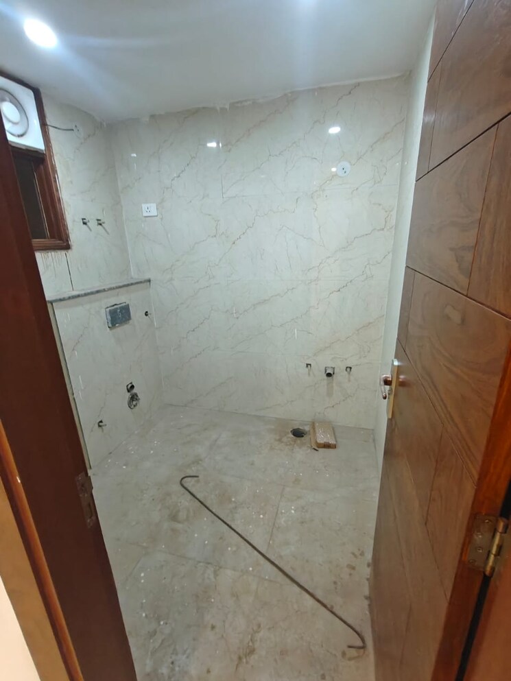 Bathroom, mumtaj-mahal 3 Bedroom 1134 Sq.Ft. Apartment In Mahim Mumbai 7465382