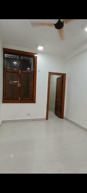 Room in 3 BHK Builder Floor at Pratap Vihar – for Sale