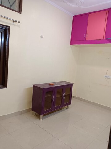 Room in 1 BHK Builder Floor at Lajpat Nagar – for Rent