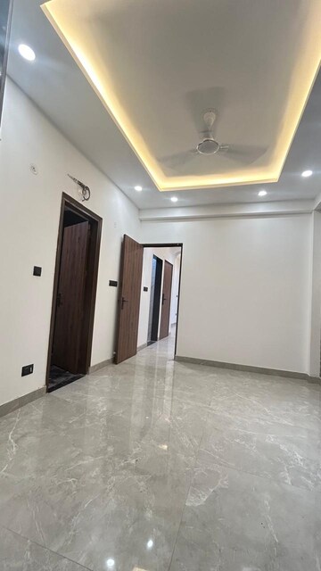 Room in 4 BHK Builder Floor at Aradhya Homes, Sector 67a – for Sale