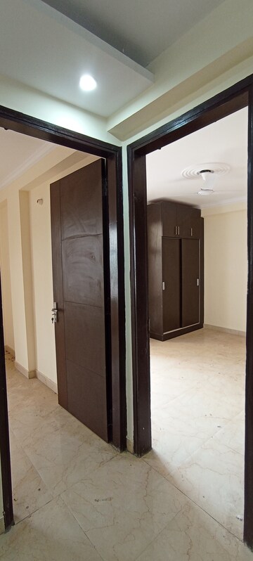 Furnished Amenities in 2 BHK Builder Floor at Sector 37 – for Sale