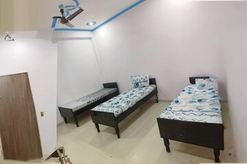 Pg For Boys & Girls in Sector 130 Noida  7466256