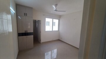 Room in 2 BHK Apartment at Pioneer Park Phase 1, Sector 61 – for Sale